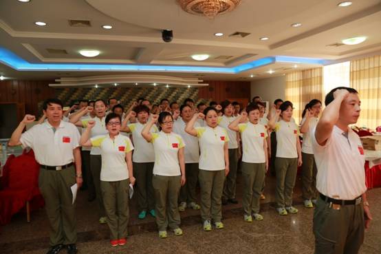 缅怀革命先烈 重温入党誓词2.JPG